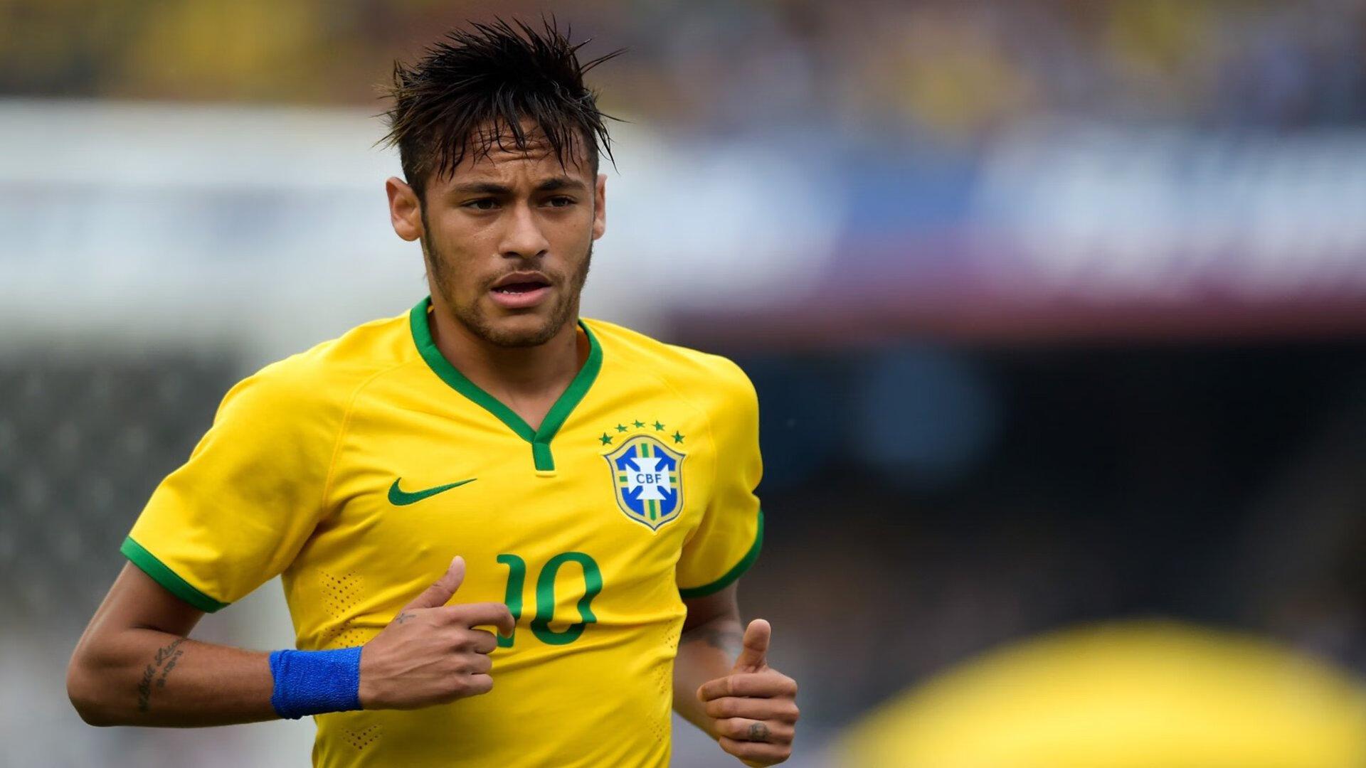 综合格斗巨星李龙卫冕成功，激战五回合击败挑战者